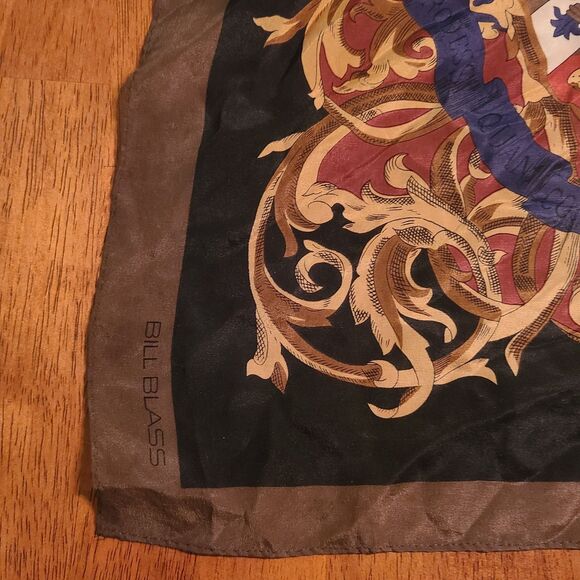 VTG Bill Blass Silk Scarf Black Brown Bordered 31 X 30 Coat Of Arms Regal - Picture 3 of 5